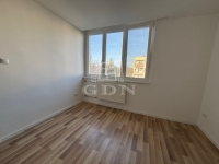 Tata Lakás (téglaépítésű)