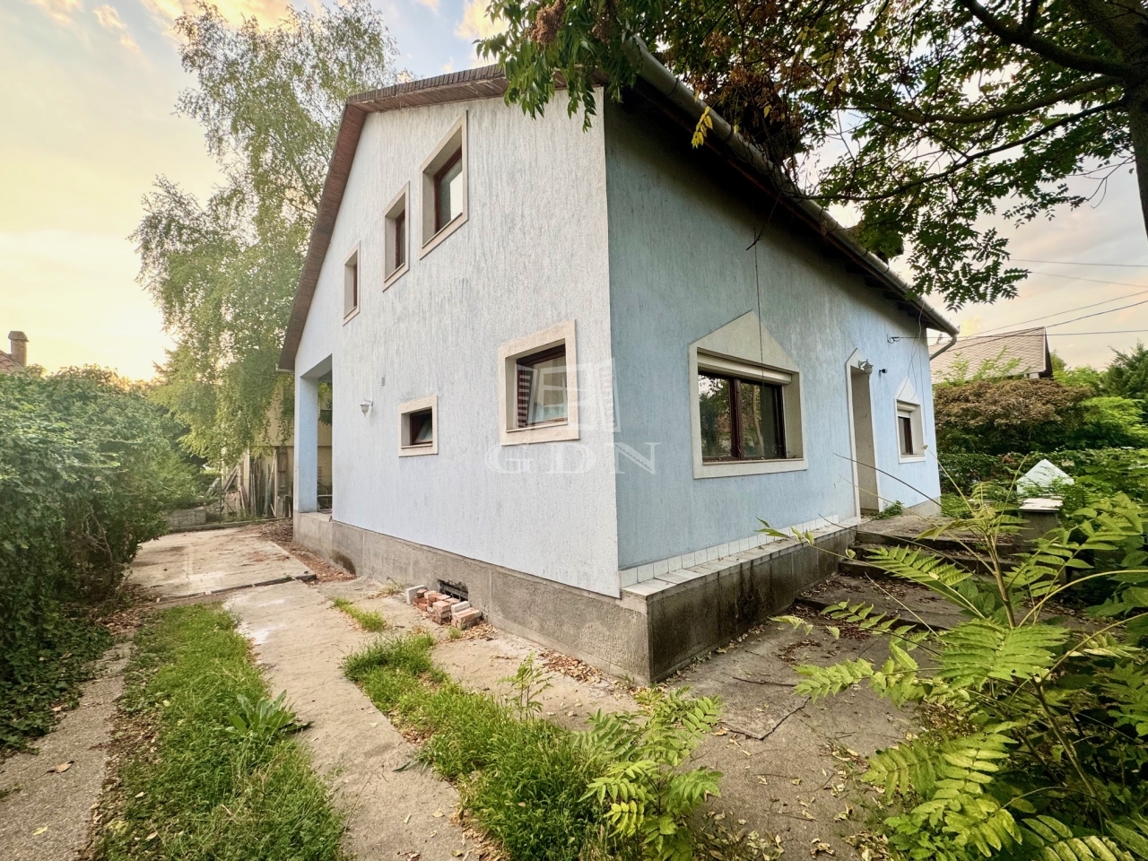 For sale Budapest III. kerület Family House