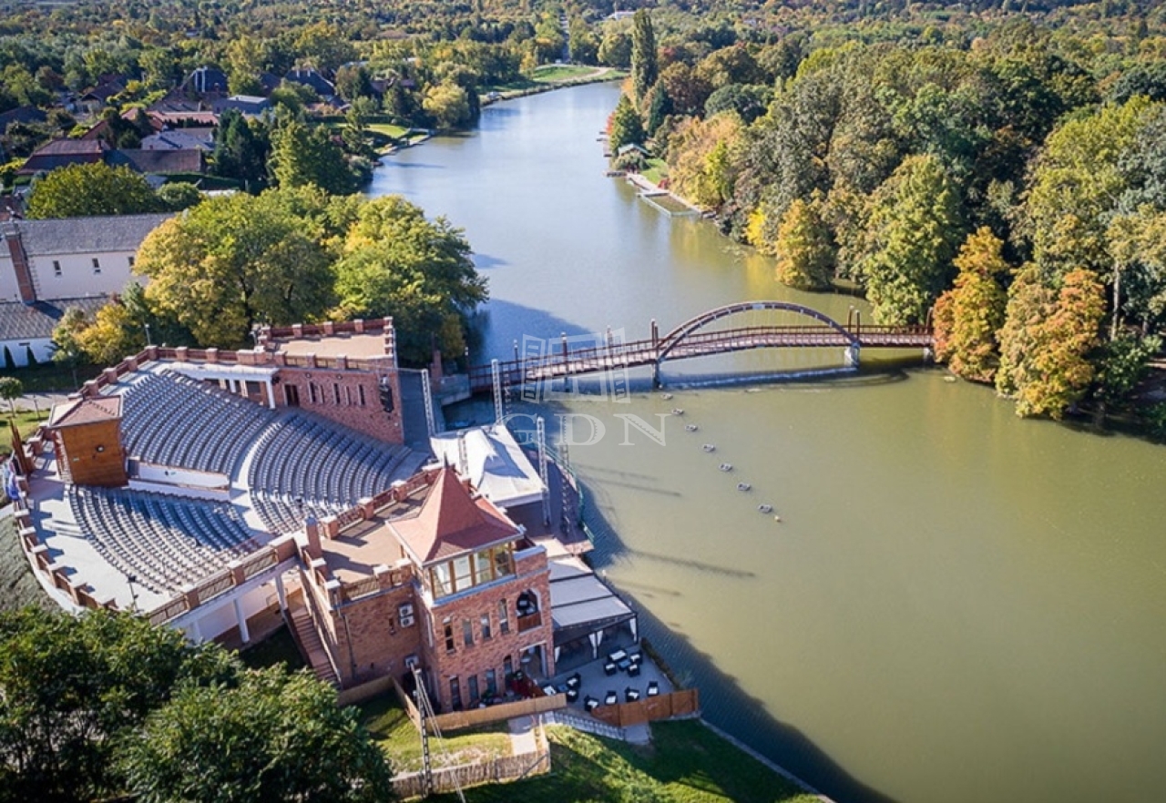 Eladó Szarvas Lakás (téglaépítésű)